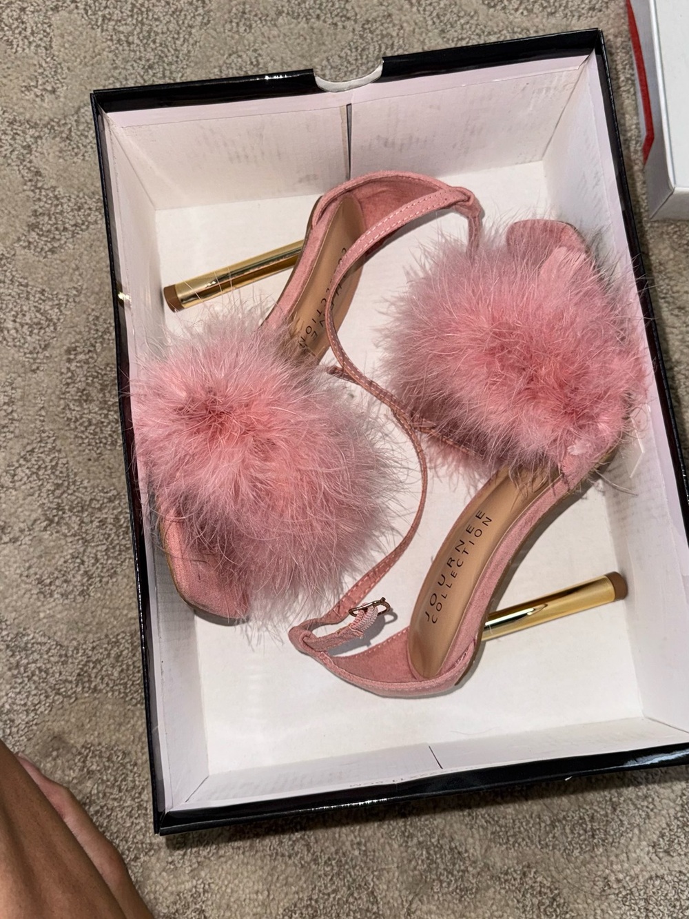 Heels - Picture 4 of 4